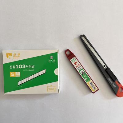 ซื้อ 9mm Width Silver Small Cutter Blade for Heavy Duty Industrial Cutting การผลิตออนไลน์