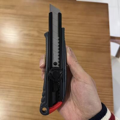 อลูมิเนียมมือ 18 มม มีดประโยชน์ มีดเหล็กคาร์บอนสูง 16045 มม เครื่องมือตัดที่จําเป็นสําหรับโรงงานและการก่อสร้าง